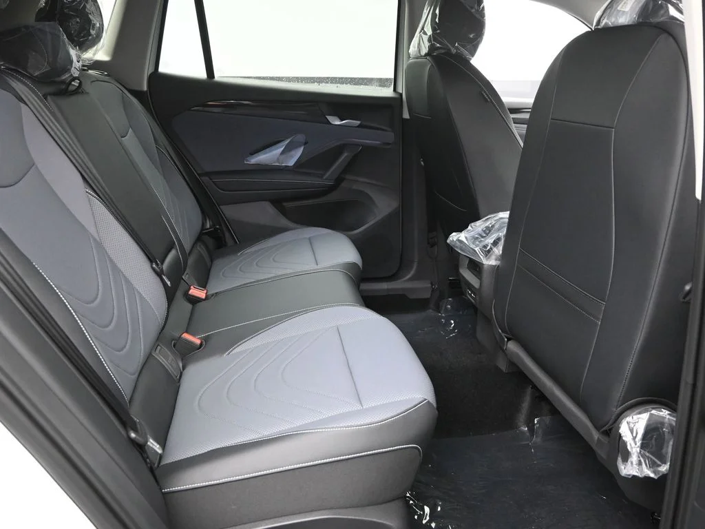 New 2026 White/off-white Volkswagen 2.0T SE image 8