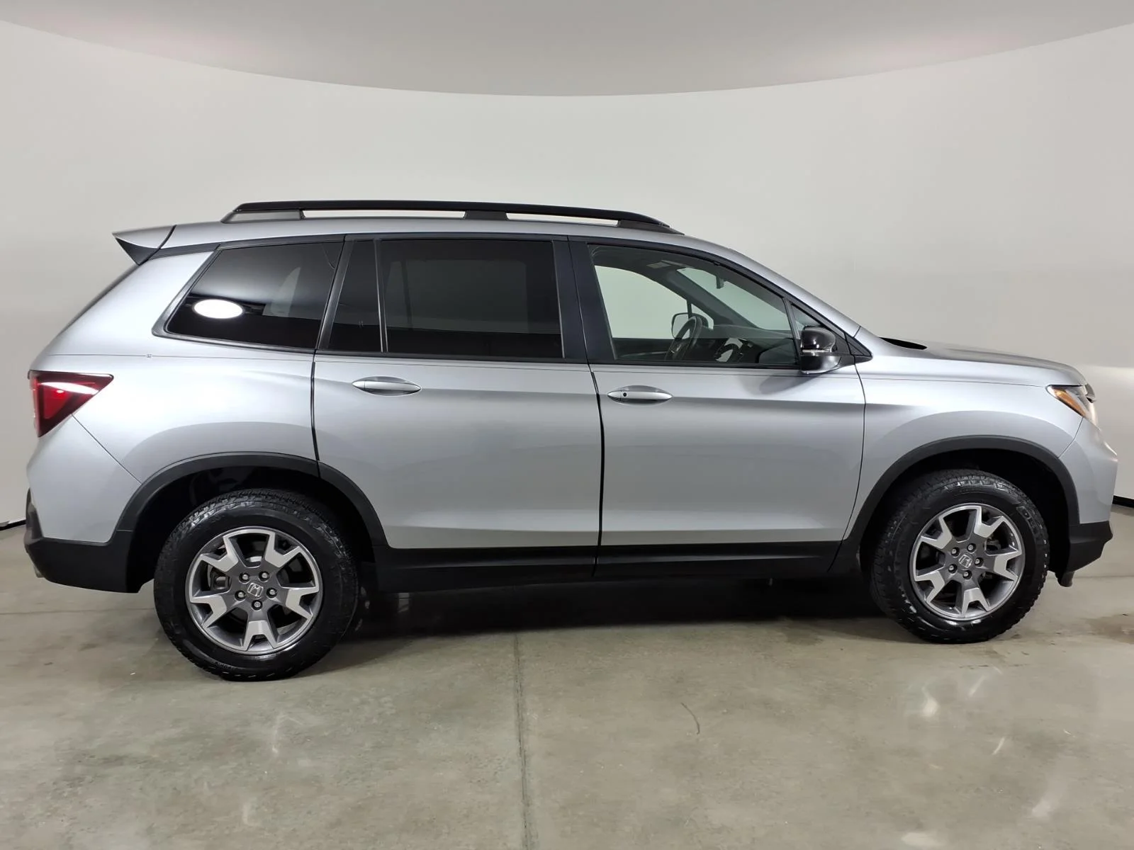 Used 2022 Lunar Silver Metallic Honda TRAILSPORT image 13