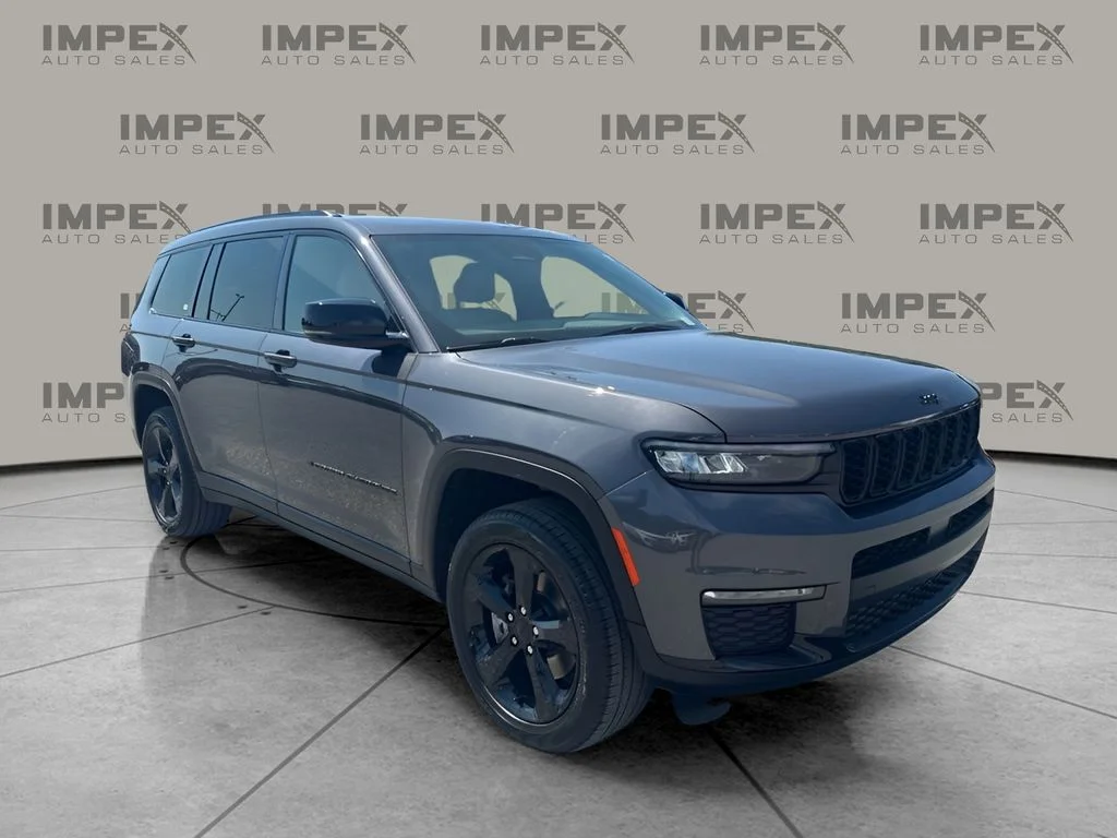 Used 2025 Gray Jeep Limited image 7