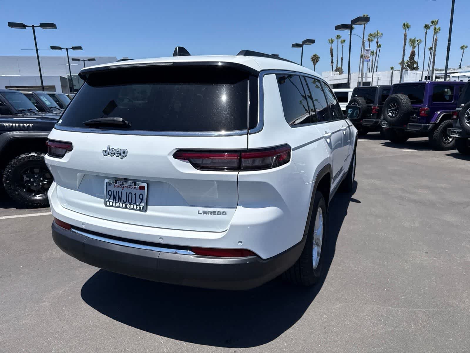 Used 2025 Bright White Clearcoat Jeep Laredo X image 13