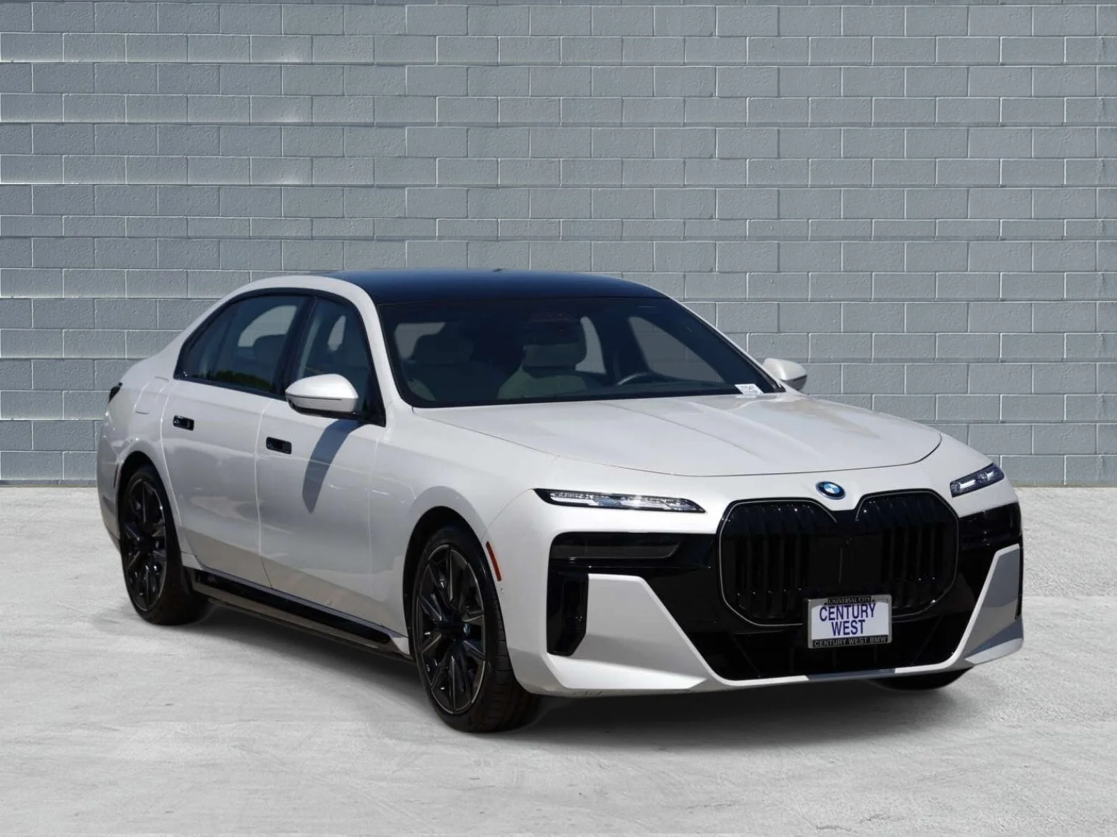 2026 BMW 7 Series 750e xDrive Sedan's photo