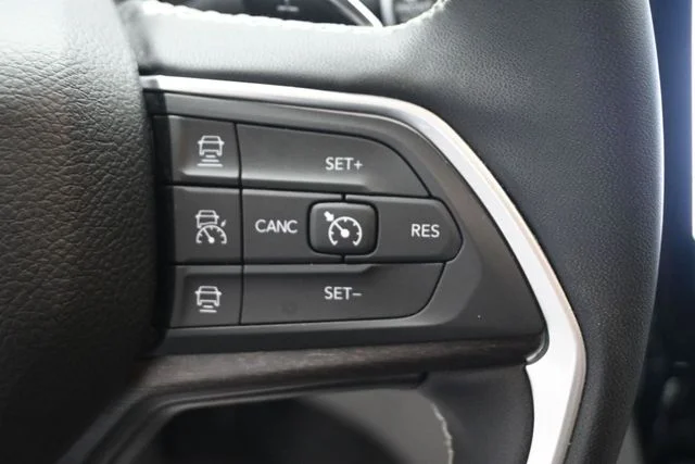 Used 2023 White Jeep Limited image 14