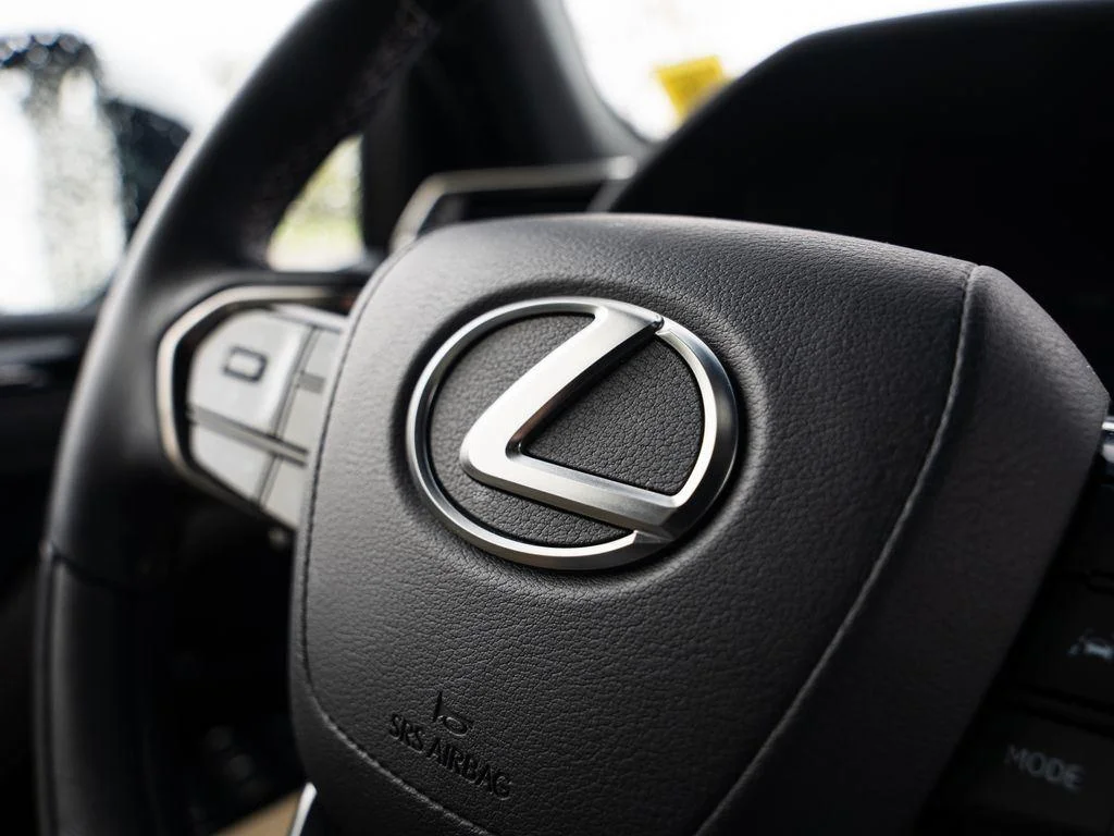 Used 2025 Eminent White Pearl Lexus LX 700h Luxury image 24