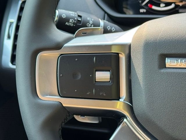 New 2026 Santorini Black Land Rover Dynamic SE image 25
