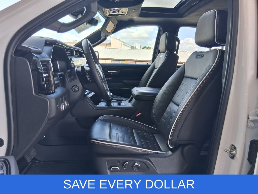 Used 2025 White GMC AT4X image 22