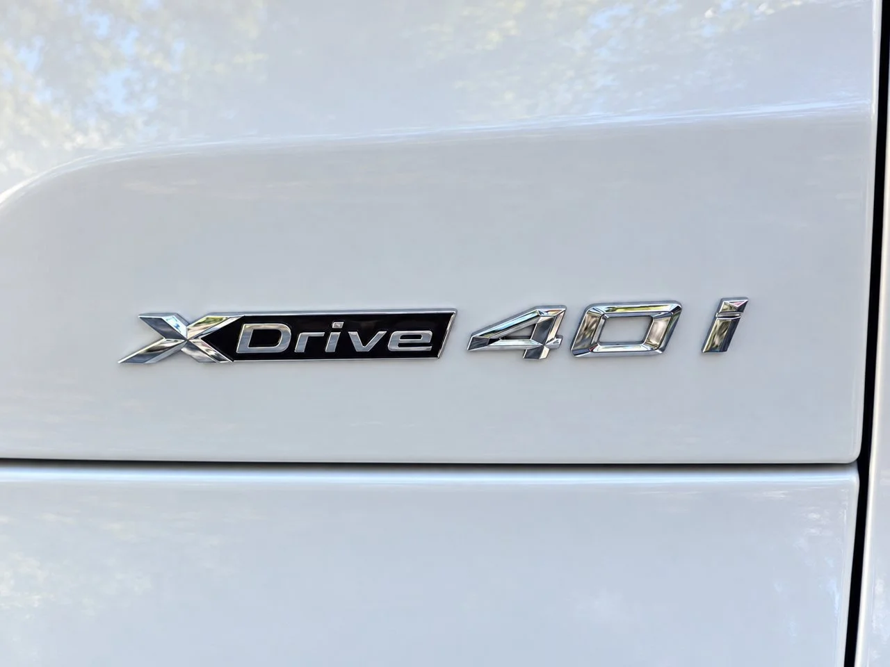 Used 2022 Mineral White Metallic BMW xDrive40i image 6