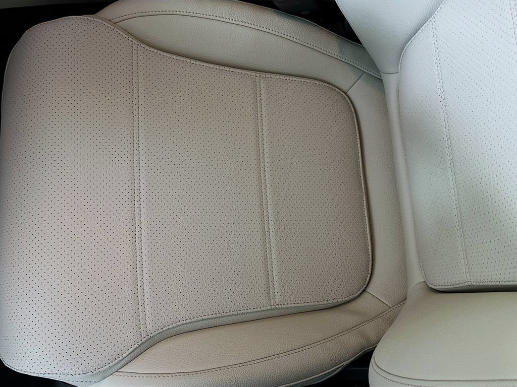 New 2026 Polar White Mercedes-Benz C 300 image 53