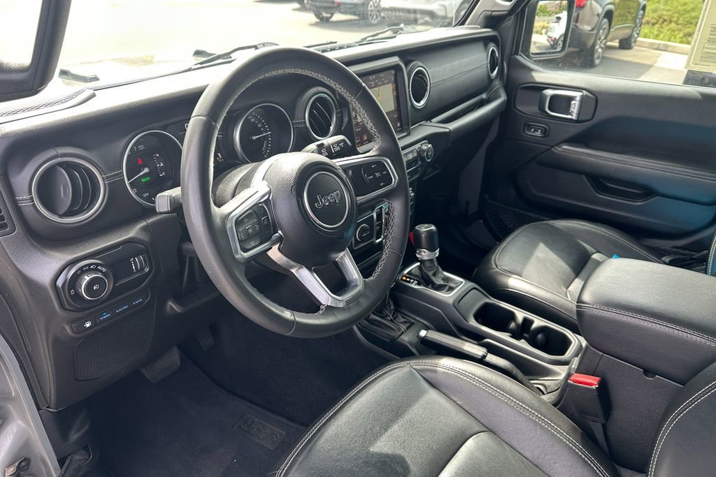 Used 2023 Grey Jeep Sahara image 13