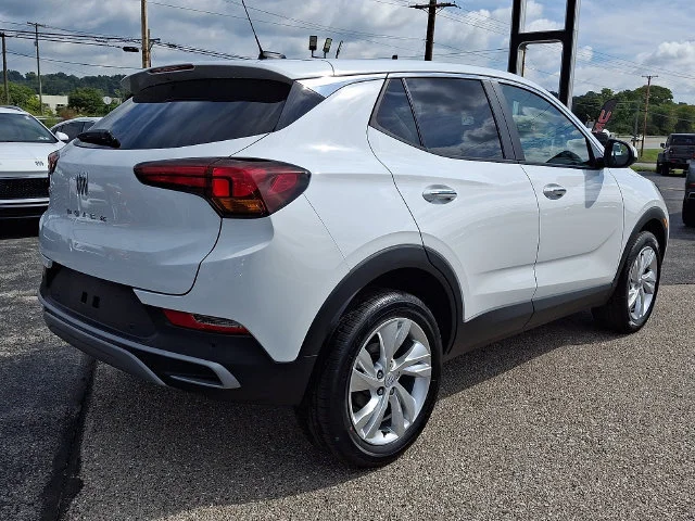 New 2026 Summit White Buick Preferred image 6