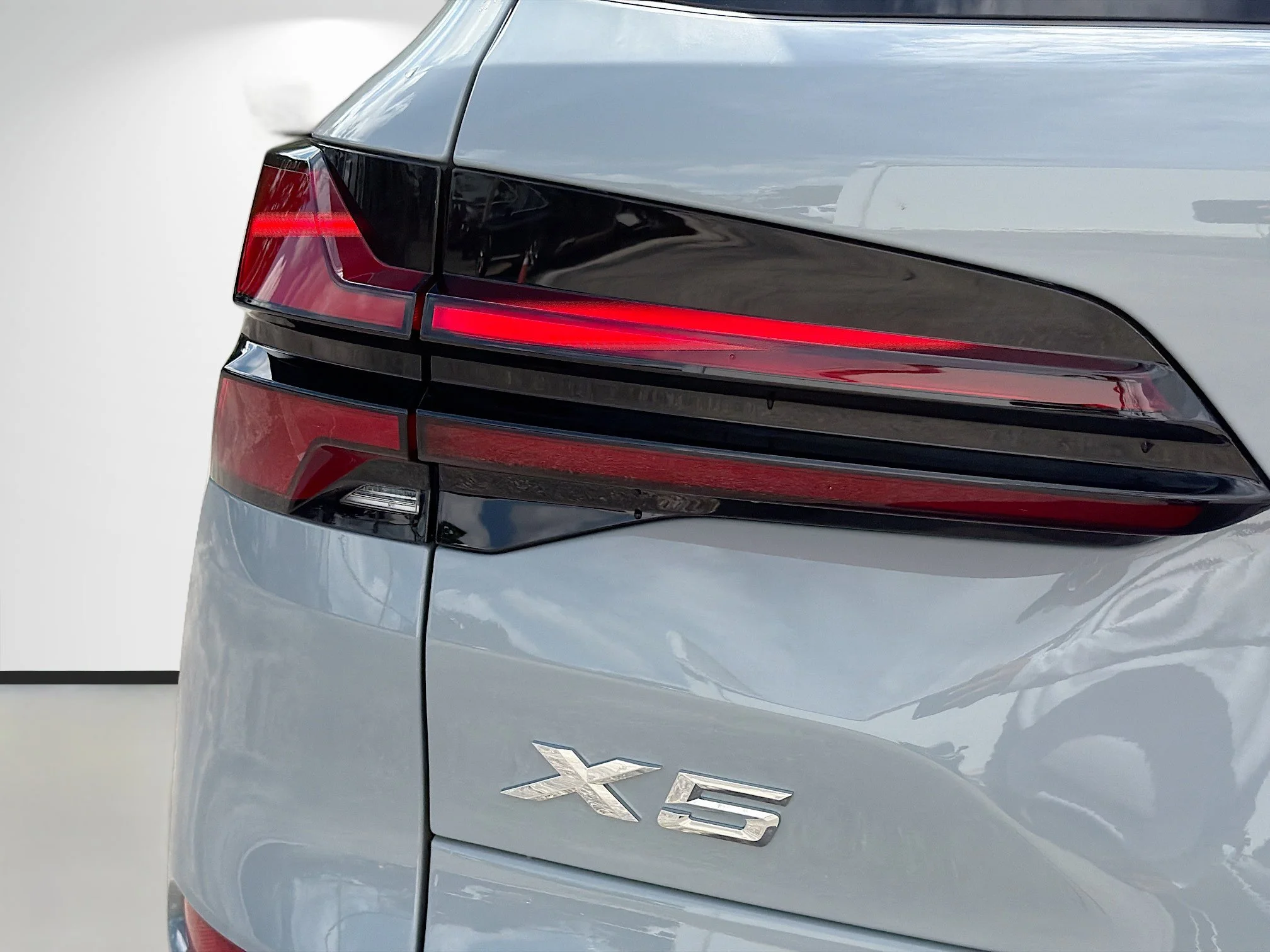 New 2026 Brooklyn Grey Metallic BMW xDrive40i image 10