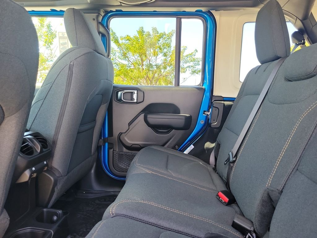 New 2025 Hydro Blue Pearl-Coat Exterior Paint Jeep Sport S image 10
