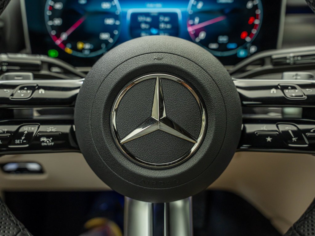 New 2027 Polar White Mercedes-Benz CLE 300 image 30