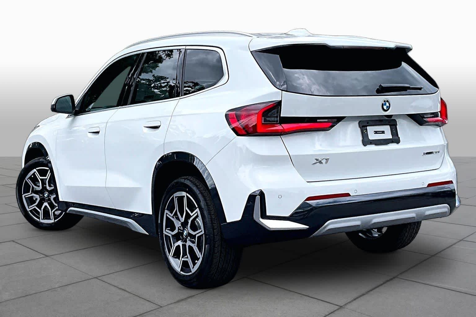 New 2026 Alpine White BMW xDrive28i image 12