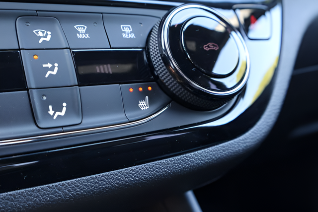 Used 2024 White Buick Sport Touring image 25
