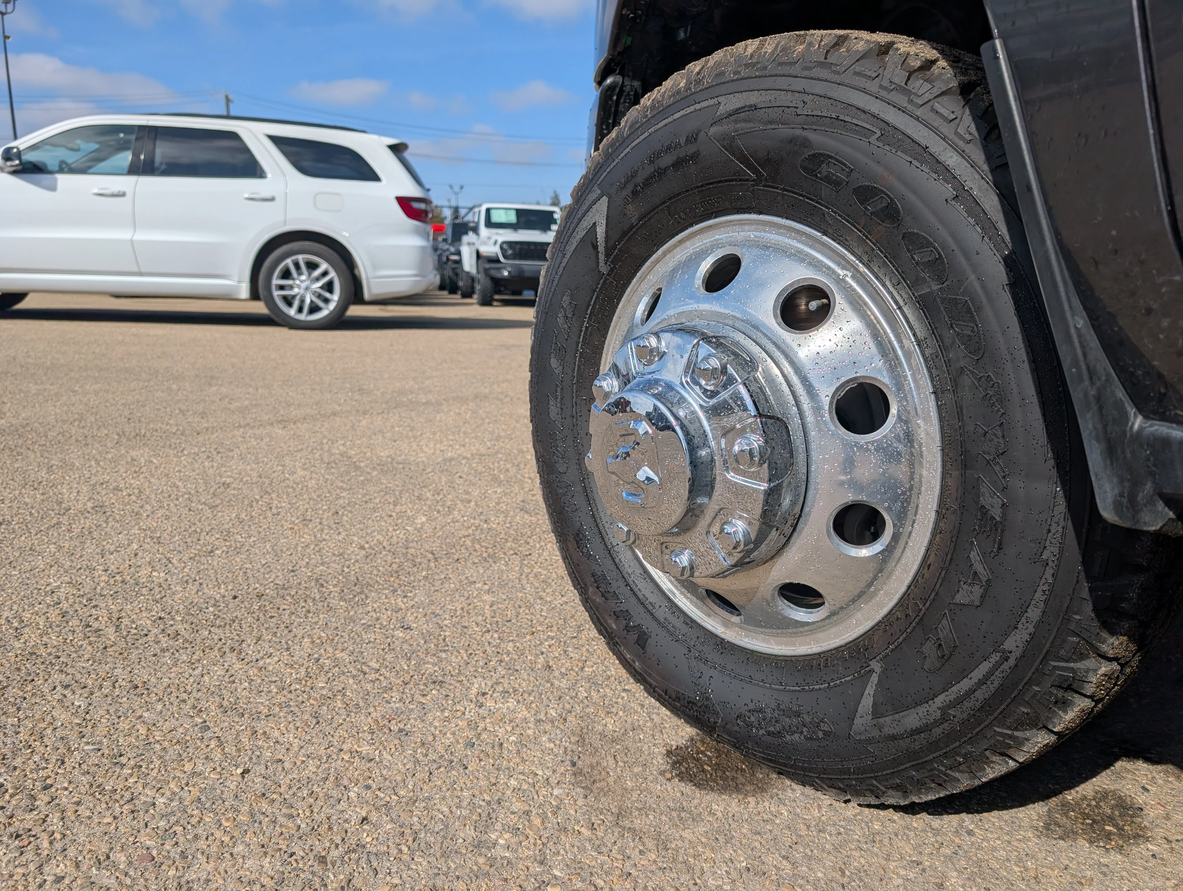 Used 2025 Granite Crystal Metallic Ram Laramie image 11
