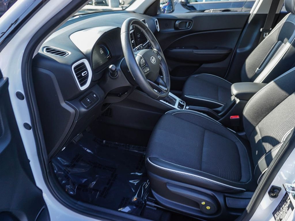 Used 2025 White Hyundai Limited image 17