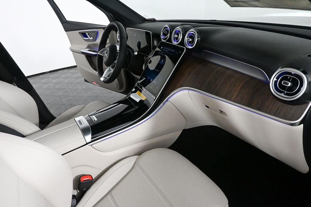 New 2026 Black Mercedes-Benz GLC 300 image 23