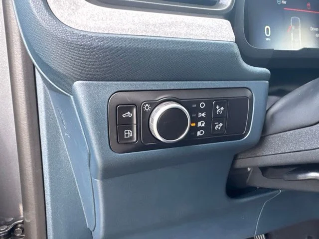 New 2026 Carbonized Gray Metallic Ford XLT image 47