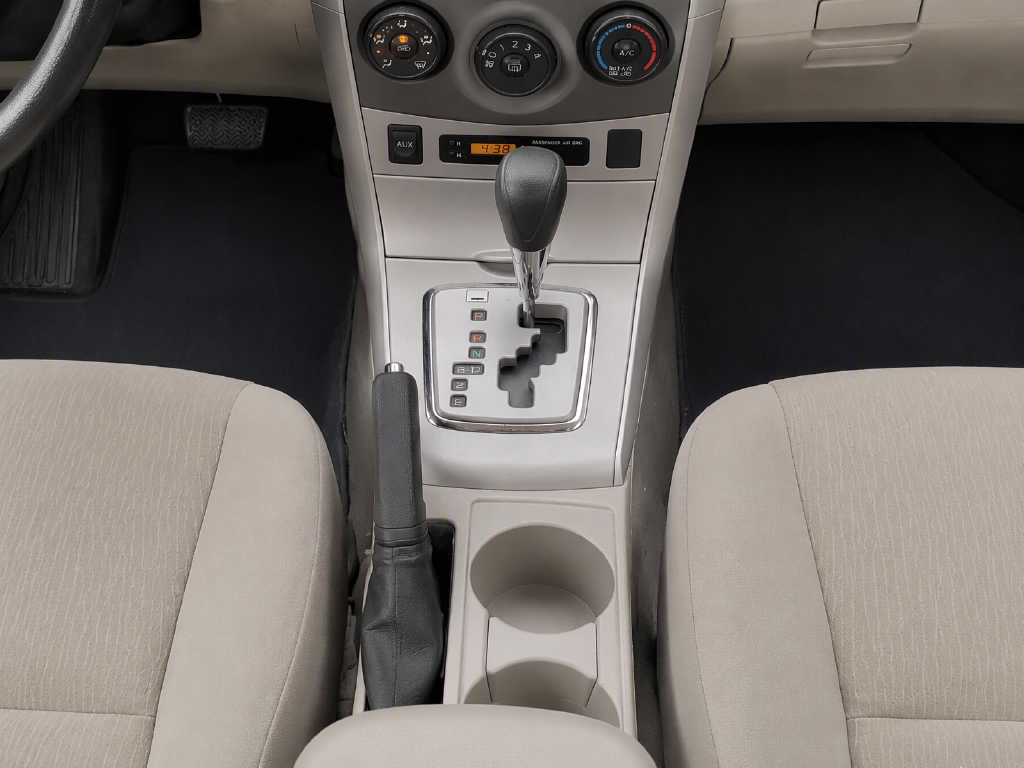 Used 2011 White Toyota LE image 13