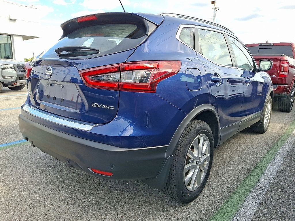 Used 2021 Blue Nissan SV image 6