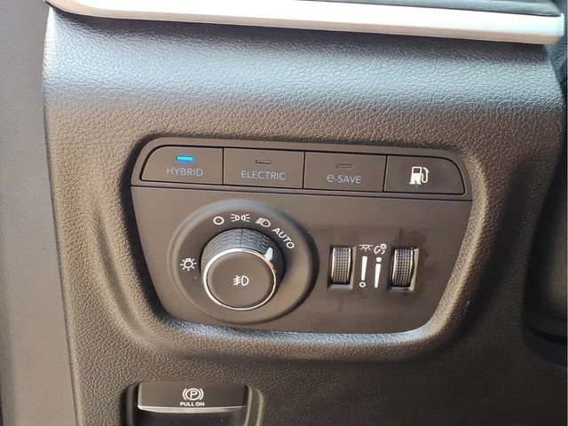 Used 2024  Jeep Y image 15