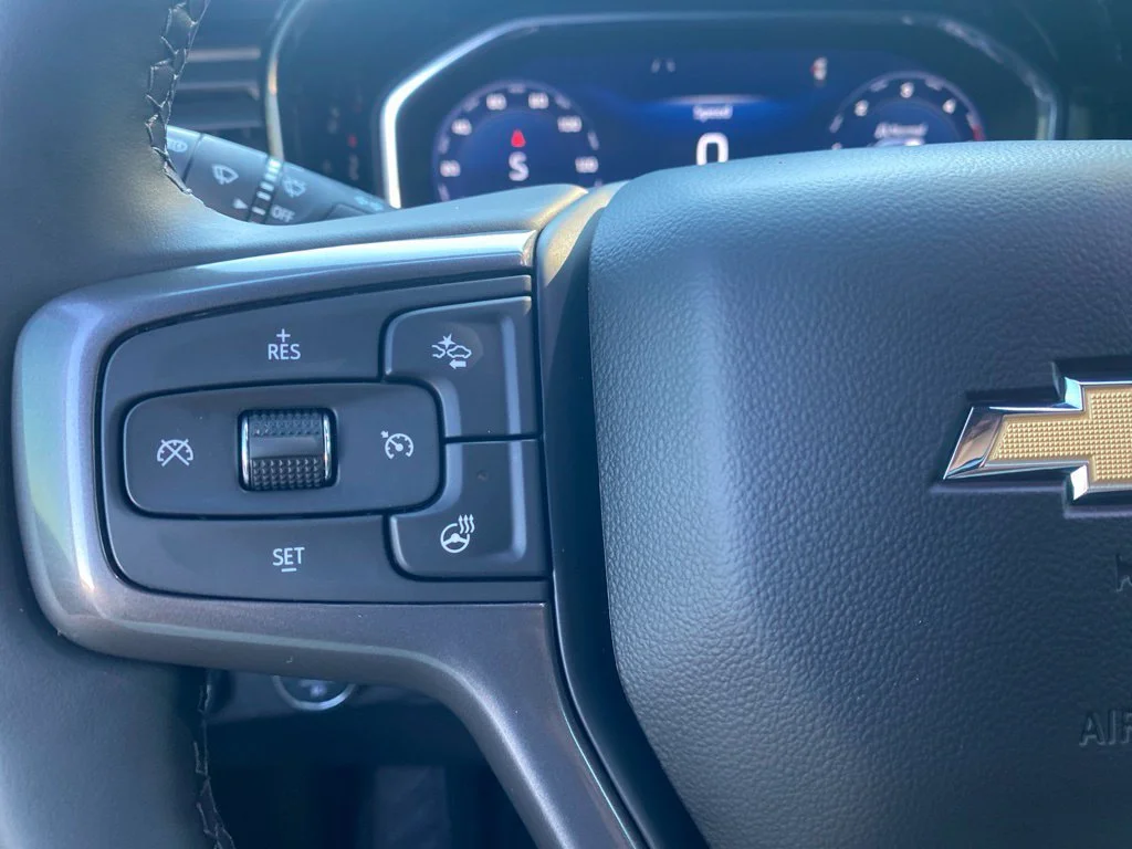 Used 2025 Summit White Chevrolet High Country image 18