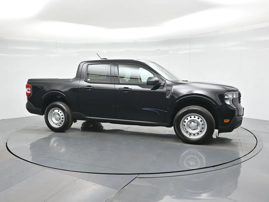Used 2025 Black Ford XL image 24