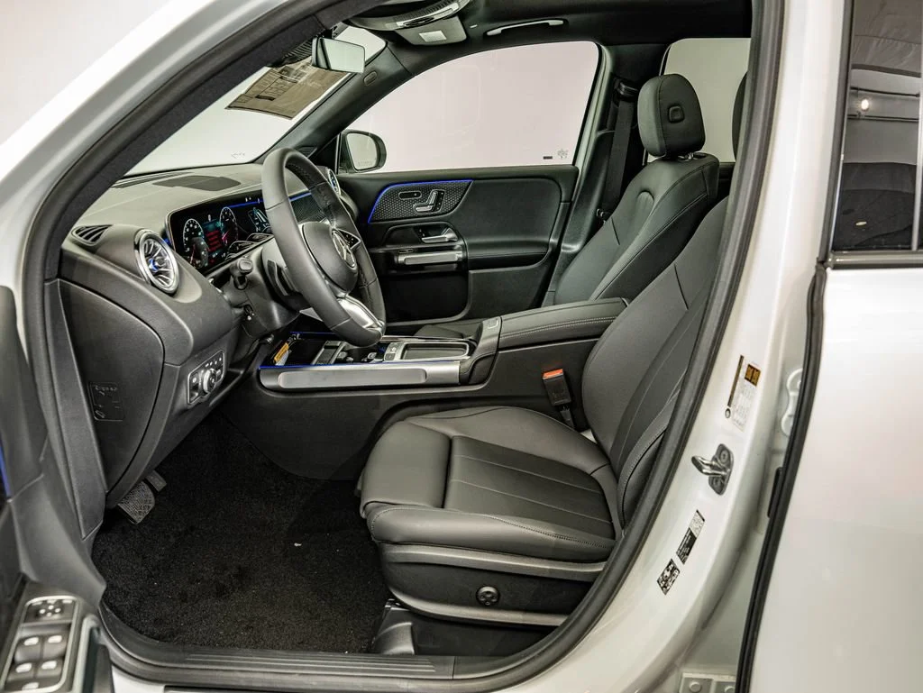 New 2026 Polar White Mercedes-Benz GLB 250 image 29