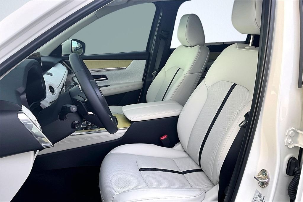 New 2026 Rhodium White Premium Mazda 3.3 Turbo S Premium Plus AWD image 9