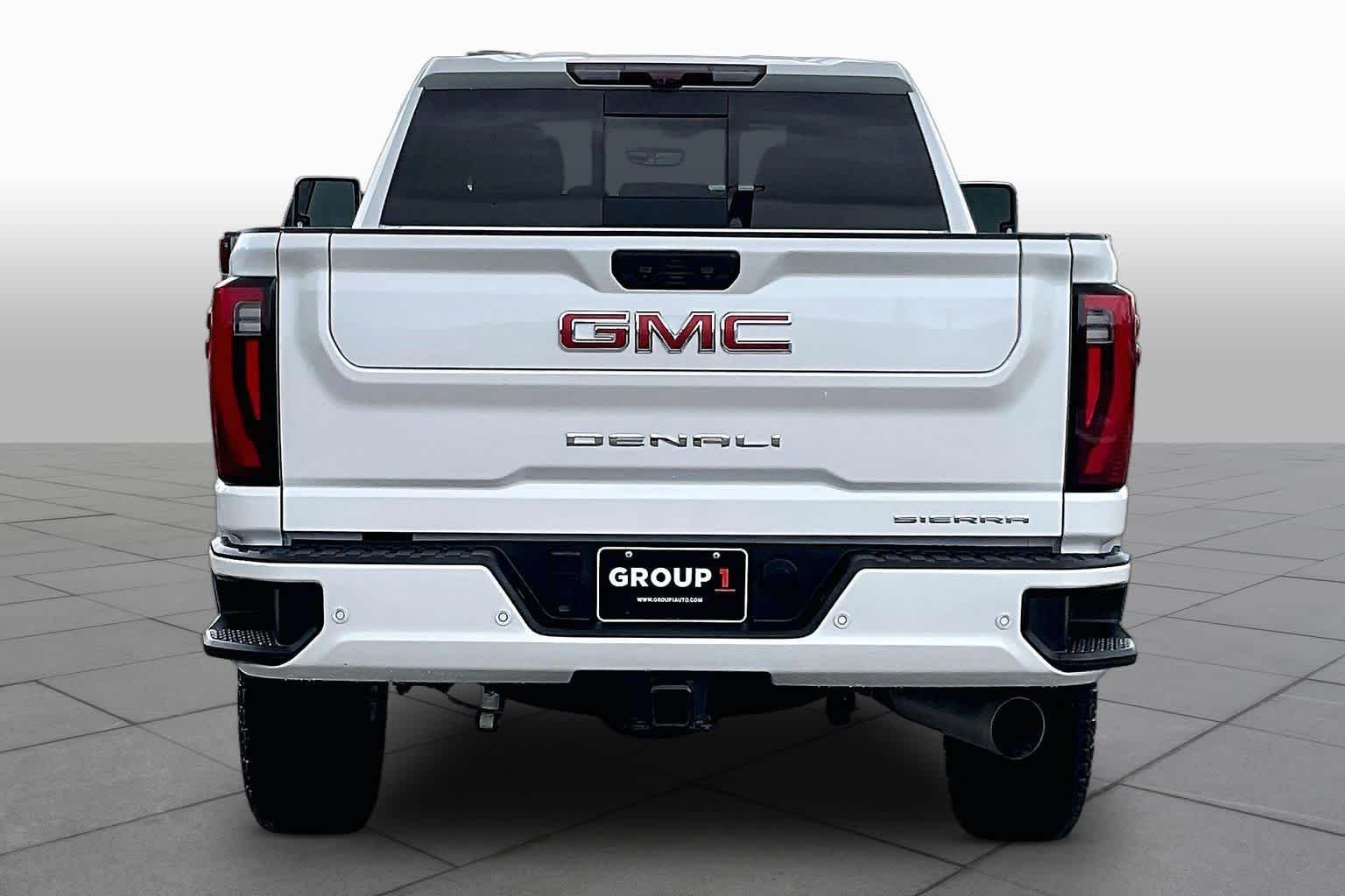 Used 2024 White Frost Tricoat GMC Denali image 5