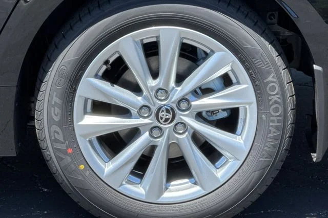 New 2026 Midnight Black Metallic Toyota  XLE image 32