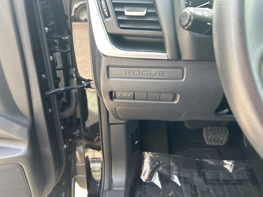Used 2023 Black Nissan S image 22