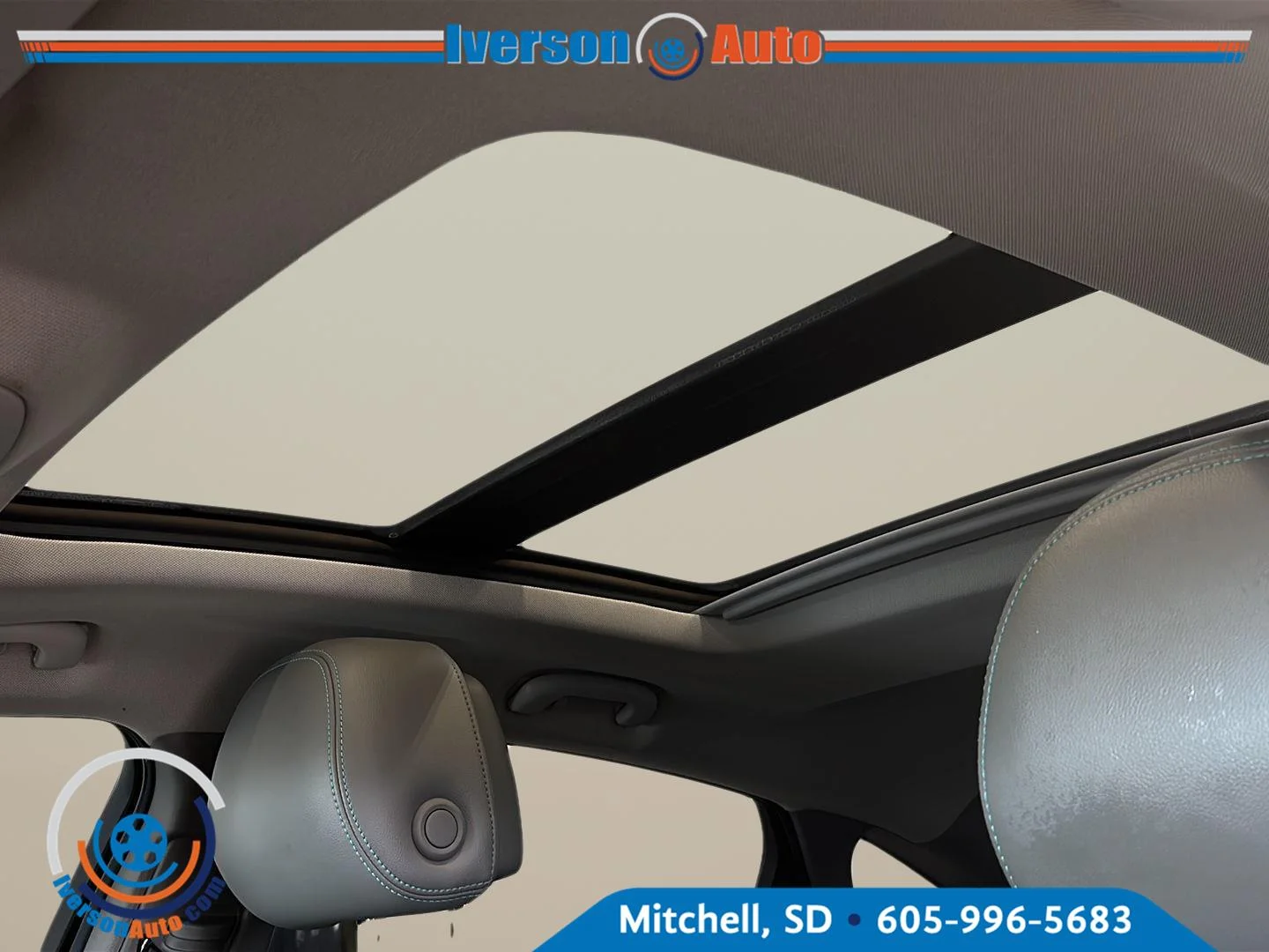 Used 2014 Silver Topaz Metallic Chevrolet LT image 23
