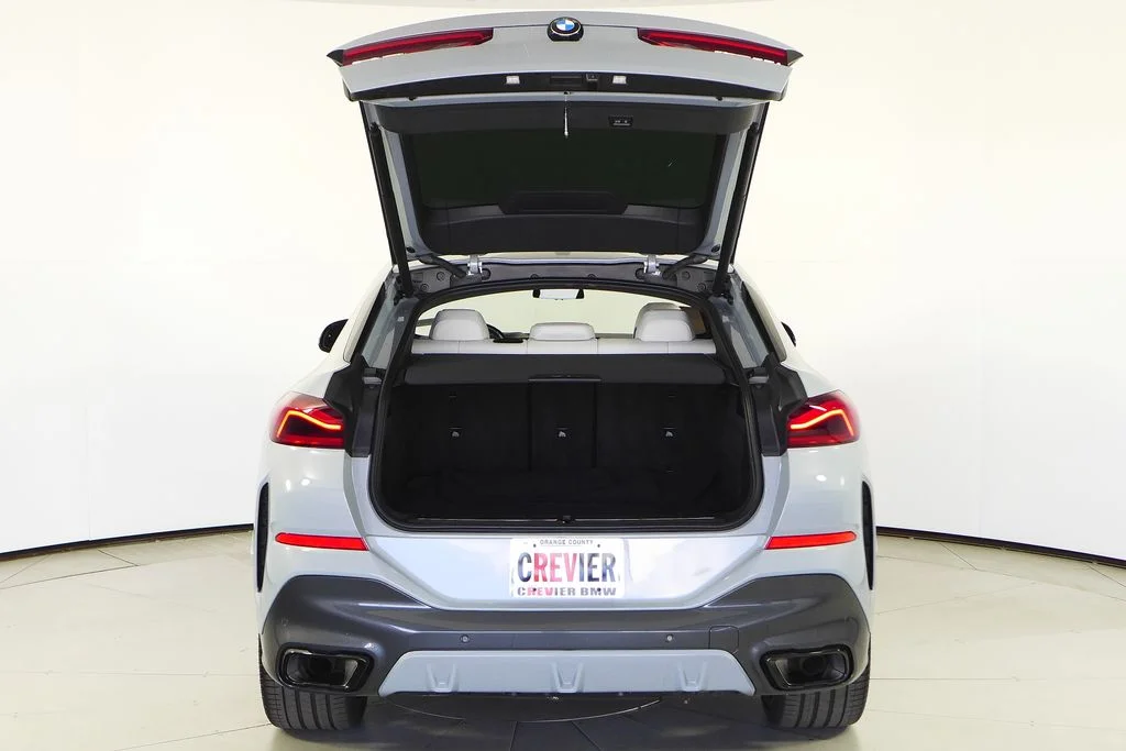 Used 2024 Gray BMW xDrive40i image 9