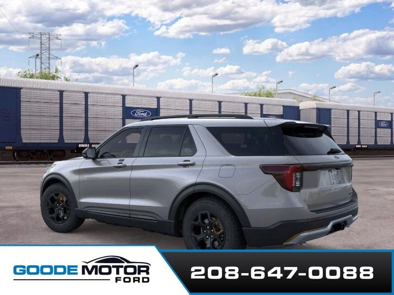 New 2026 Carbonized Gray Metallic Ford Tremor® image 4