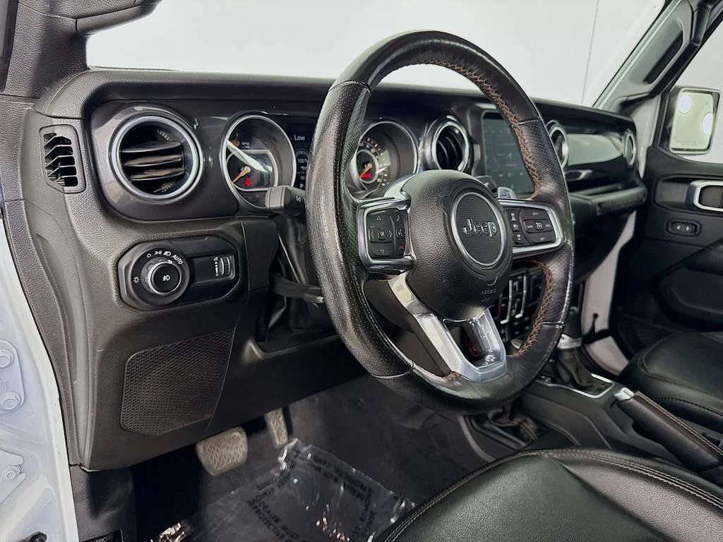 Used 2023 White Jeep Rubicon 392 image 9
