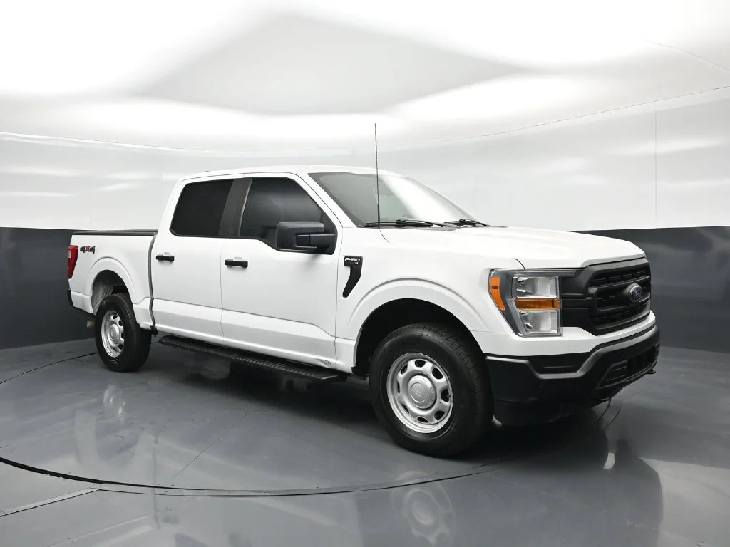 Used 2021 White Ford XL image 17