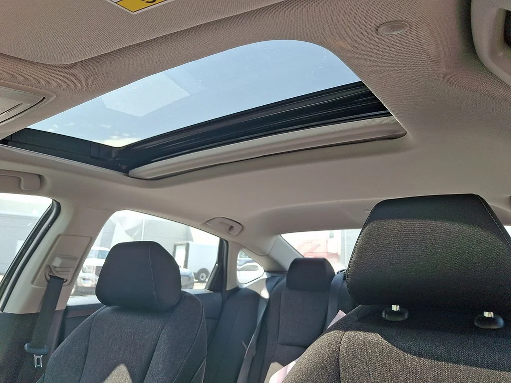 Certified Used 2025  Honda SE image 14