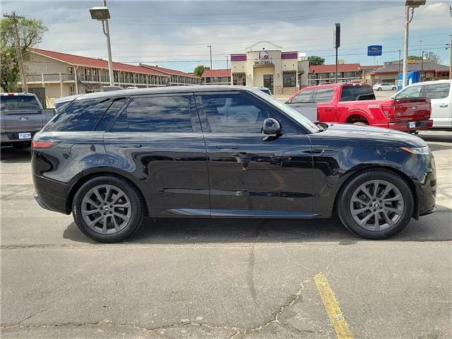 Used 2024 Santorini Black Metallic Land Rover Dynamic SE All-Wheel Drive image 5