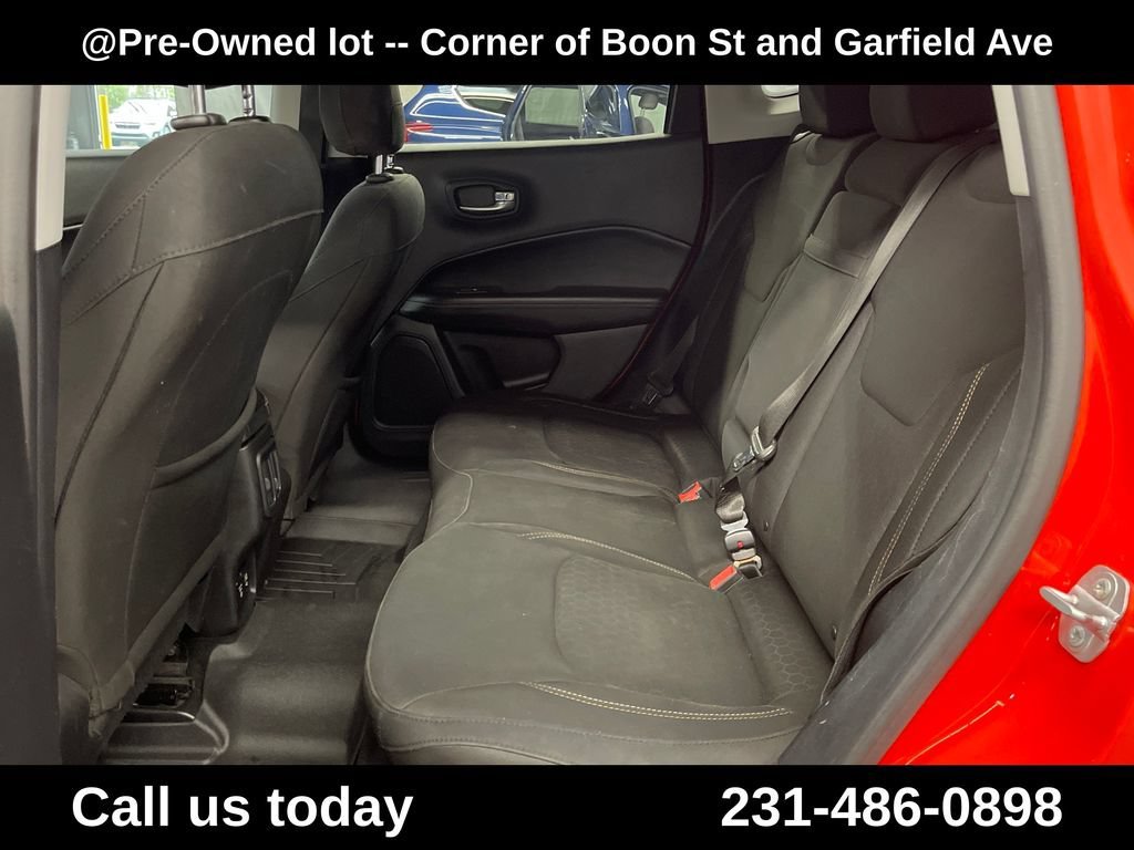 Used 2018  Jeep Sport image 27