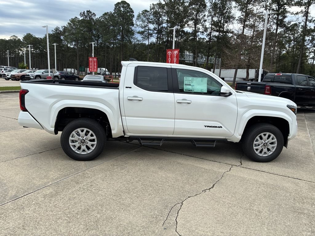 2026 Toyota Tacoma SR5 - Photo 8