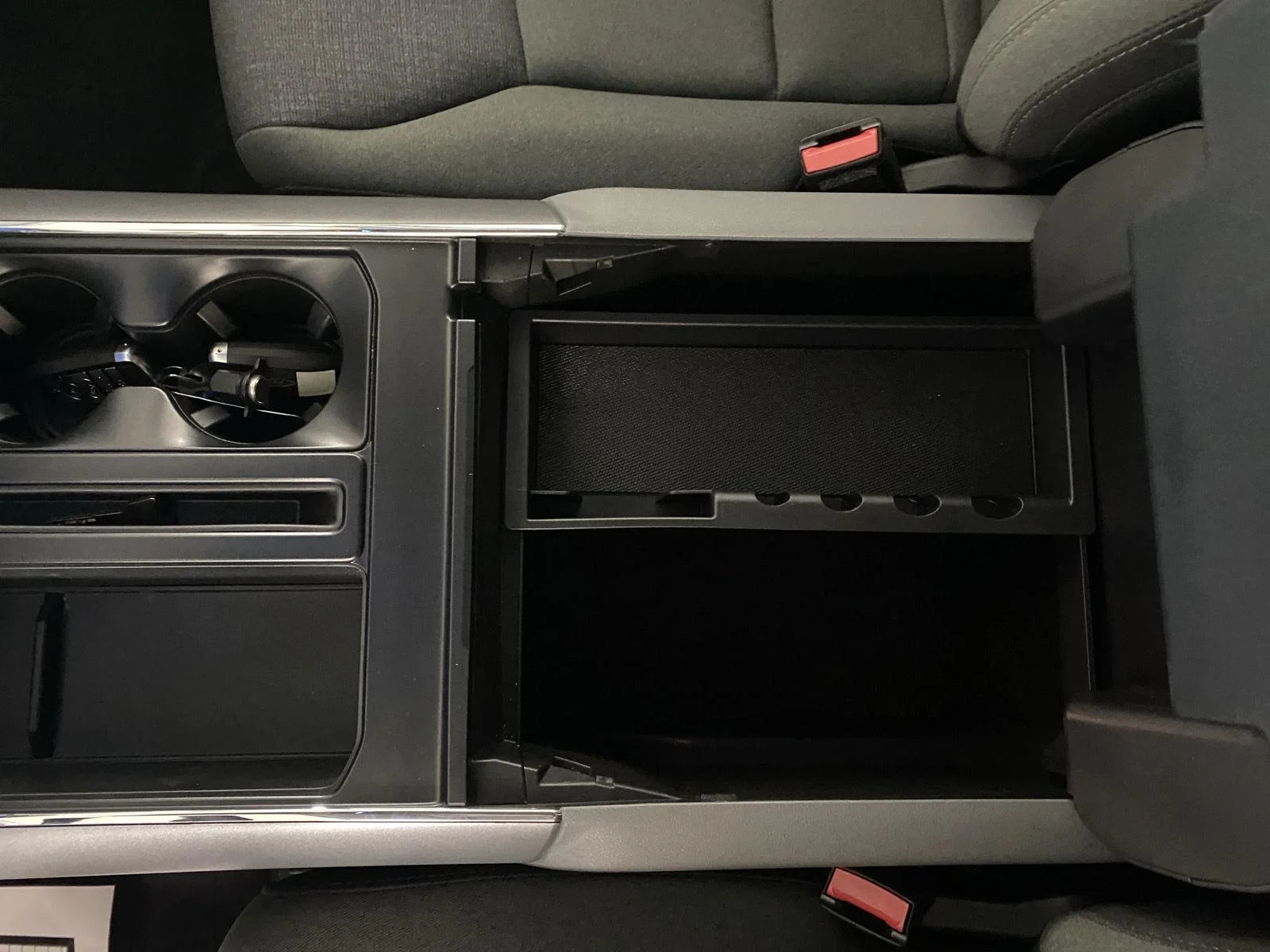 New 2026 Carbonized Gray Metallic Ford XLT image 18