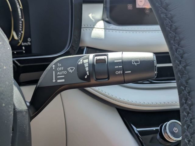 New 2027 RADIANT WHITE INFINITI Pure FWD image 30