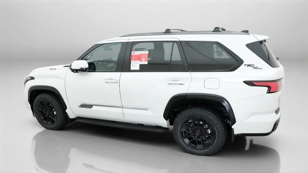 New 2026 Wind Chill Pearl Toyota Platinum image 30