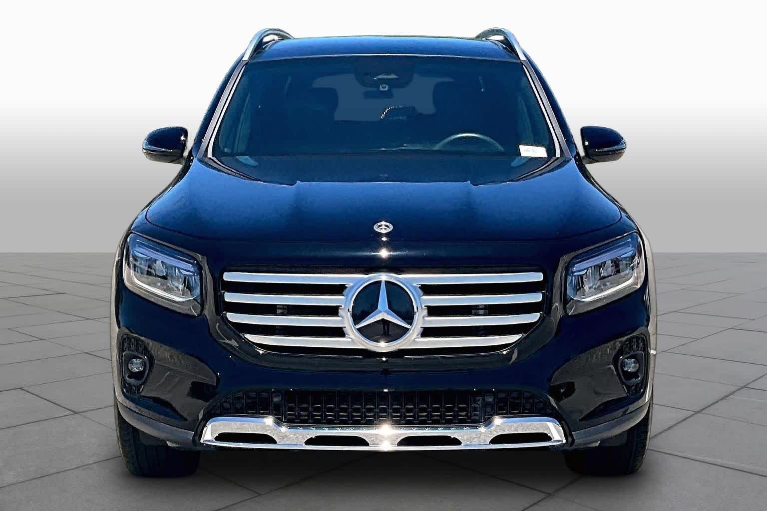 Used 2026 Night Black Mercedes-Benz GLB 250 image 4