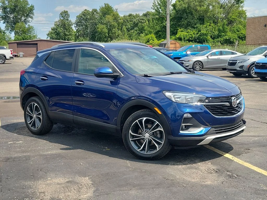 Used 2022 Blue Buick Select image 31