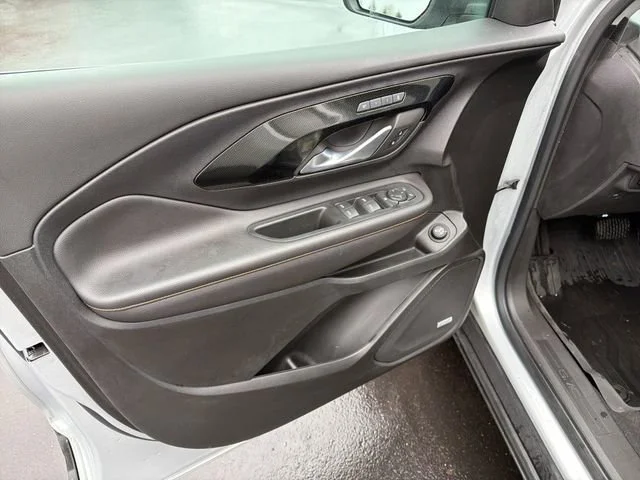 Used 2022 Quicksilver Metallic GMC AT4 image 16
