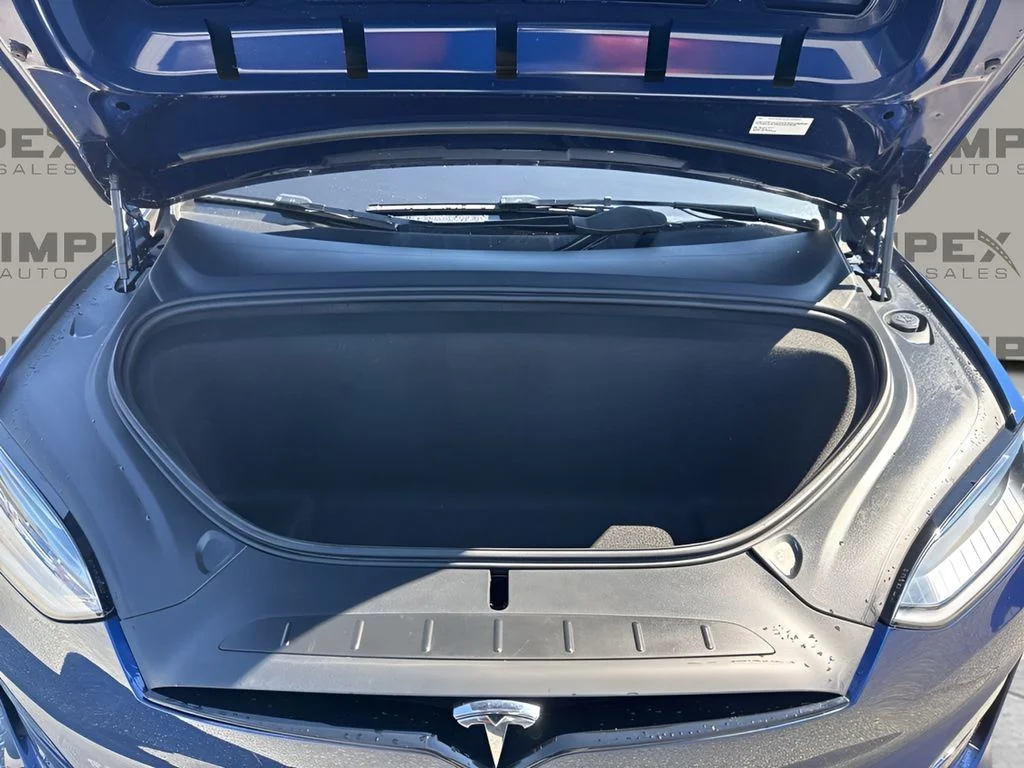 Used 2024  Tesla Base image 35