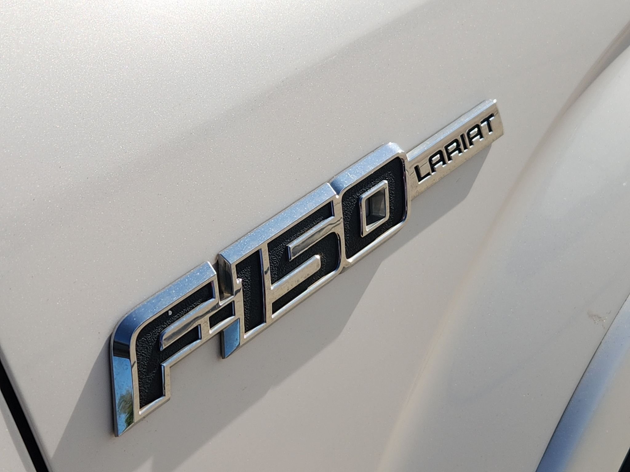 Used 2013 White Platinum Metallic Tri-Coat Ford Lariat image 12