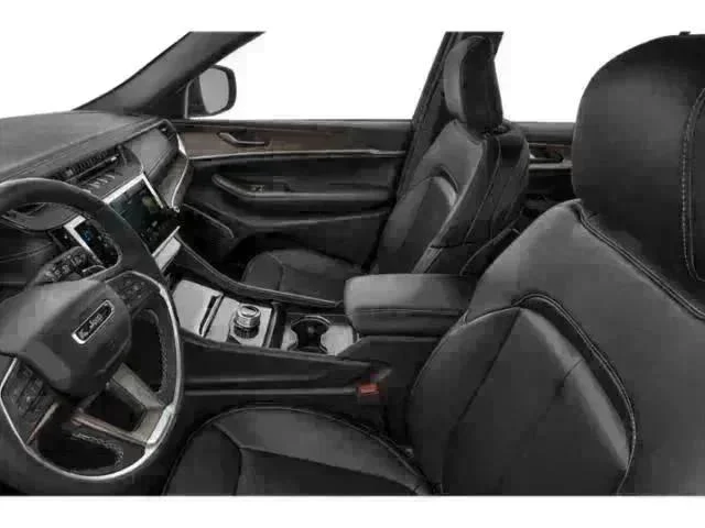 New 2027 High-Gloss Black Paint Jeep Laredo Altitude image 6
